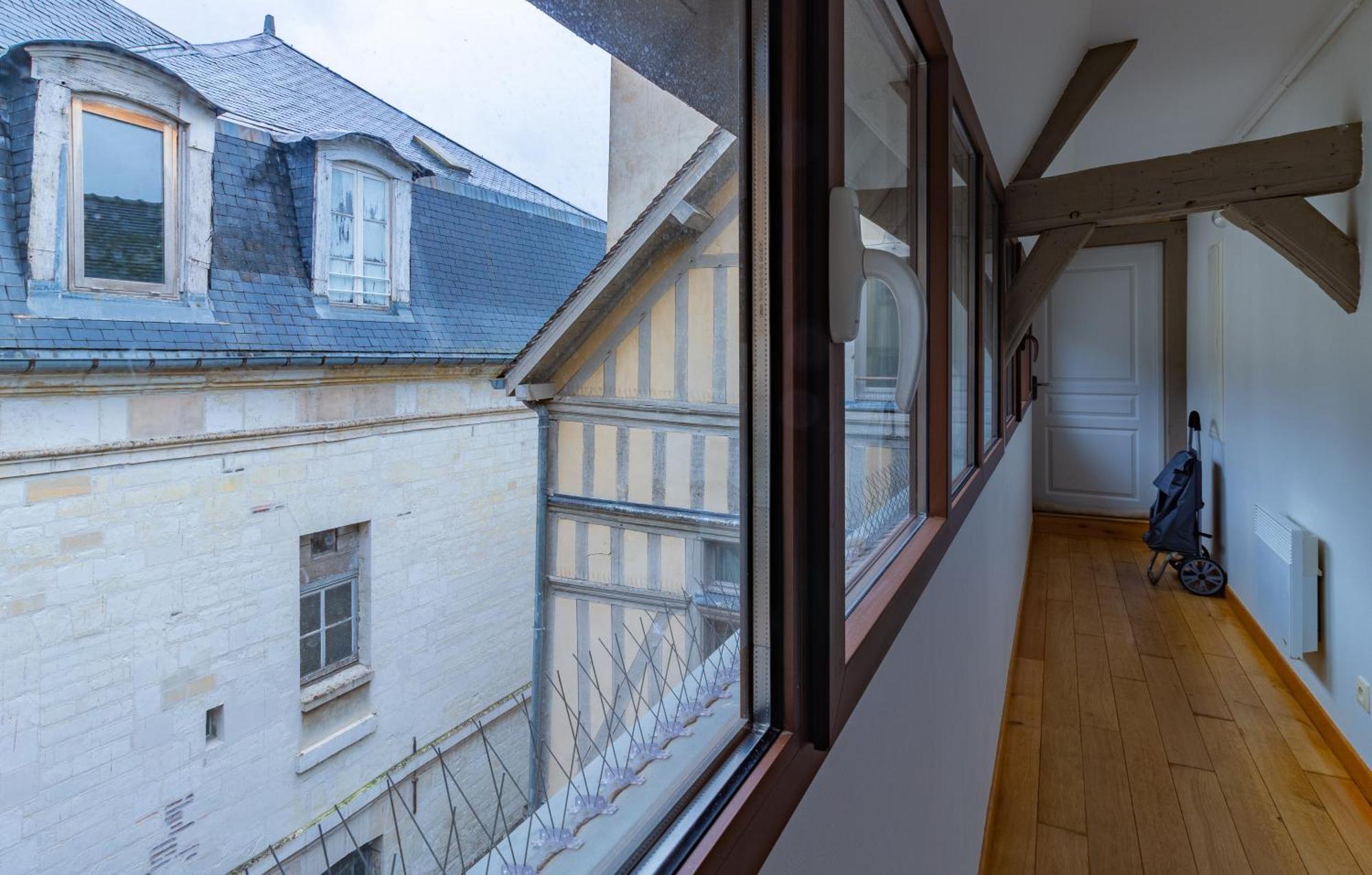 Le 13 Elegant Troyes Apartamento Exterior foto